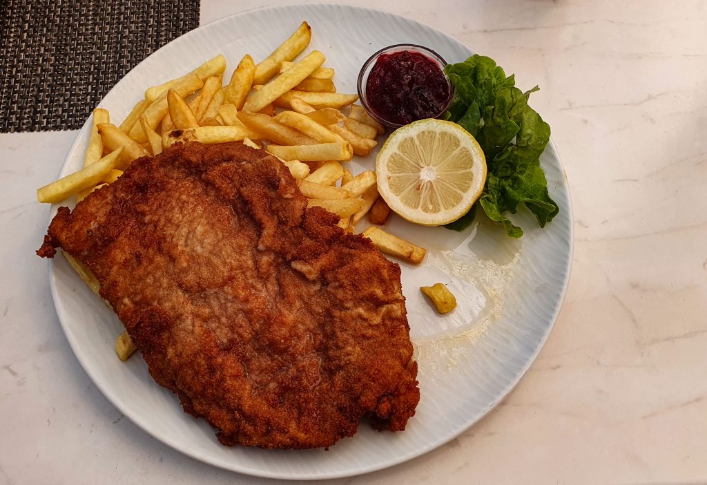 Schnitzel mit Pommes