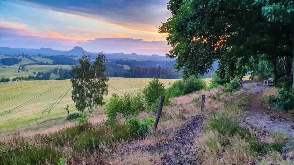 Ausblick vom Adamsberg-
Schrammsteine und den historischen Personenaufzug