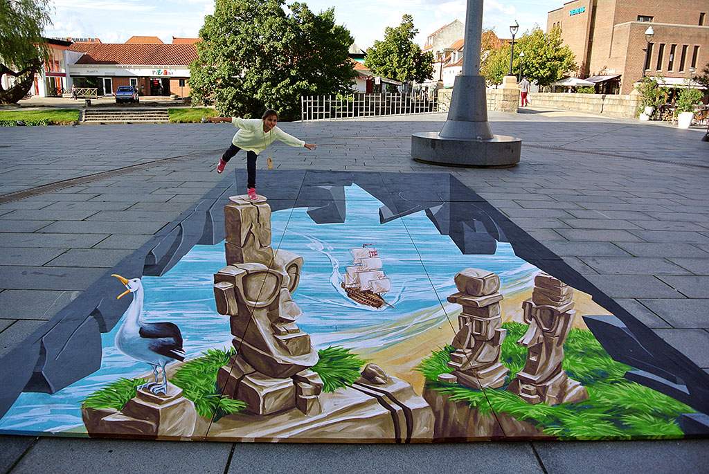 3D Streetpainting "A kind of Easter Island" Vejle, Denmark