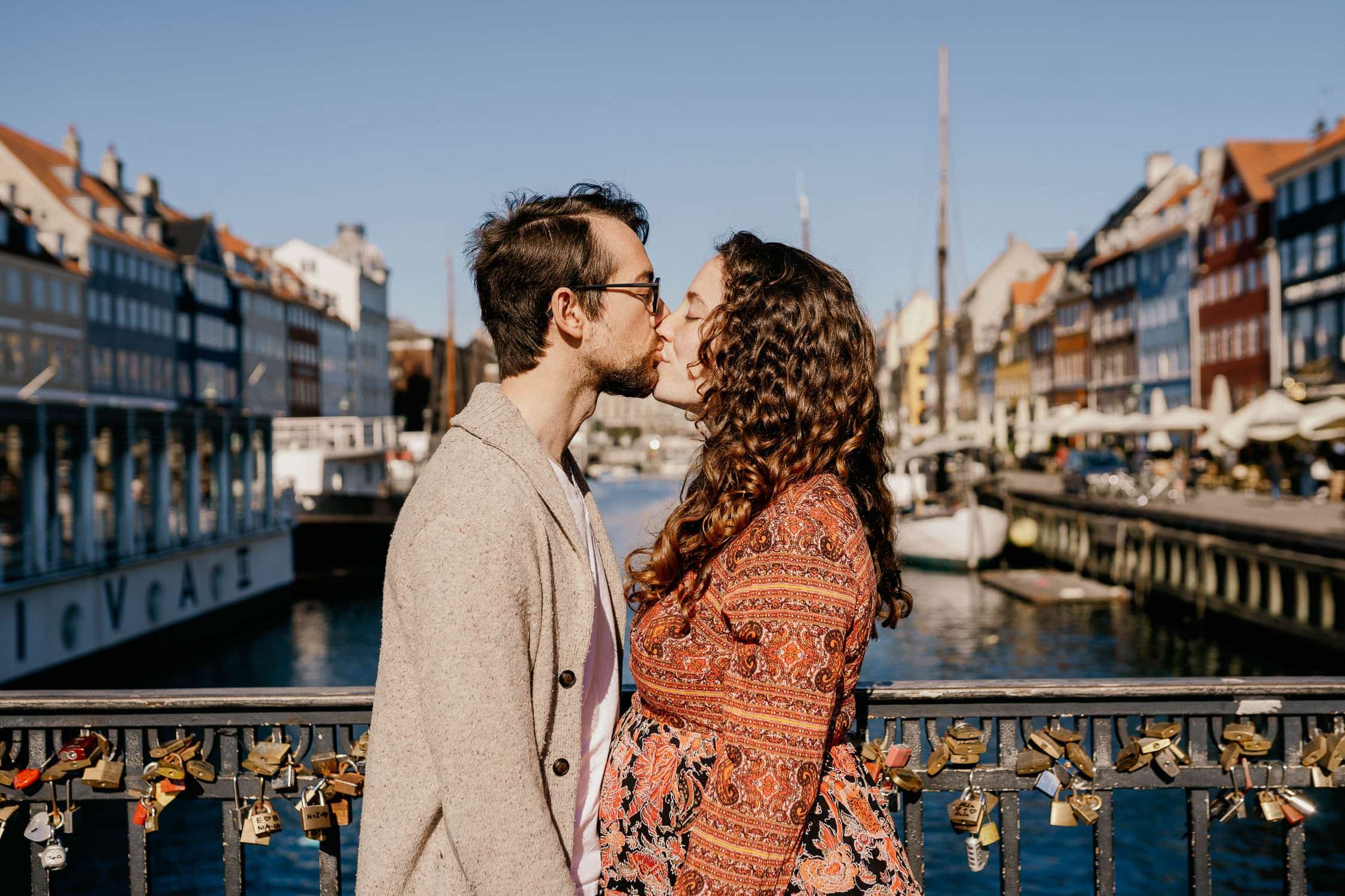 Nyhavn couple photographer