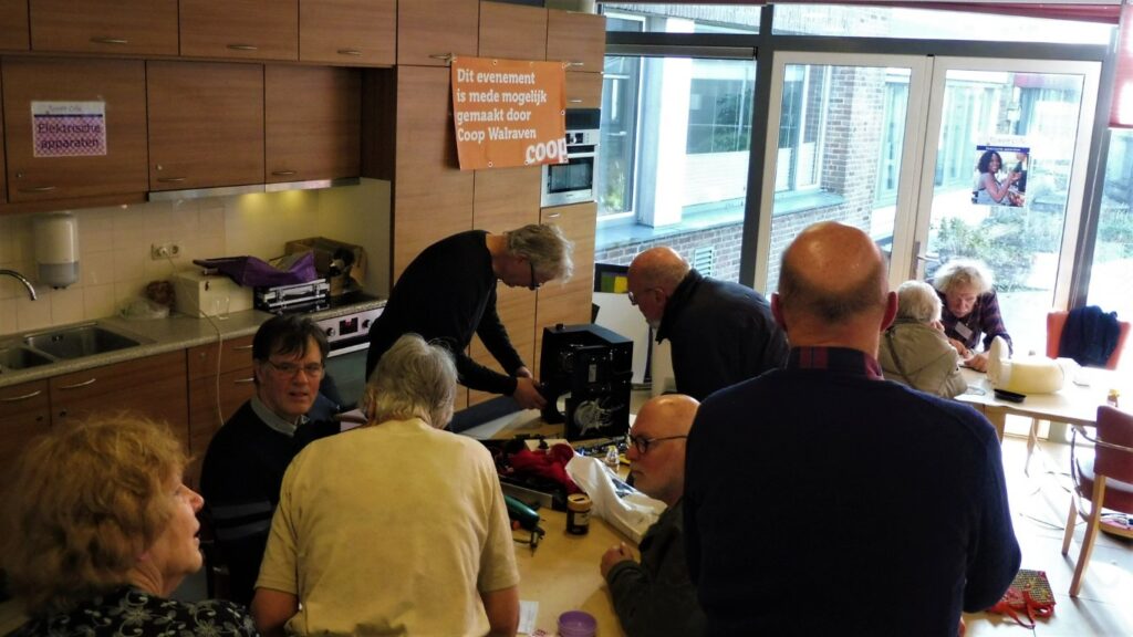 Beeld van het Repair Café in februari 2020