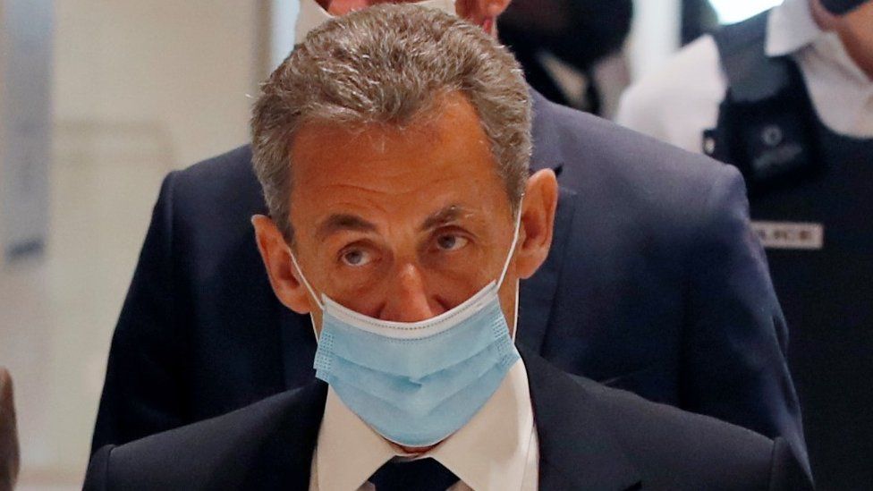 Sarkozy: Mediabericht: De Republikeinen jaargang 4 nr. 3