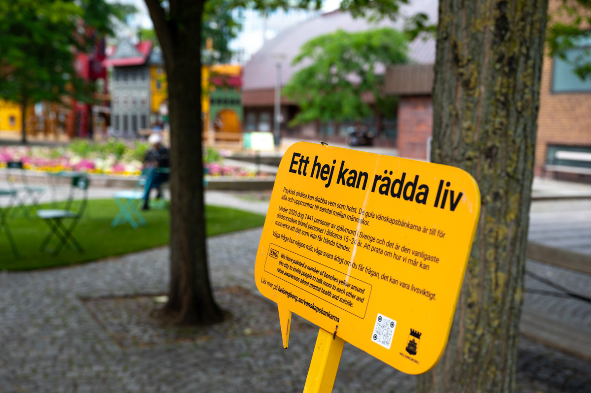 Skylt: Ett hej kan rädda liv