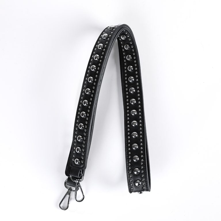 Read more about the article Shoulder strap studs black