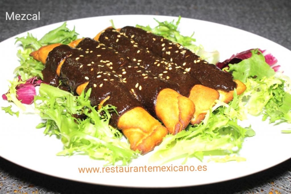 Enchiladas de mole