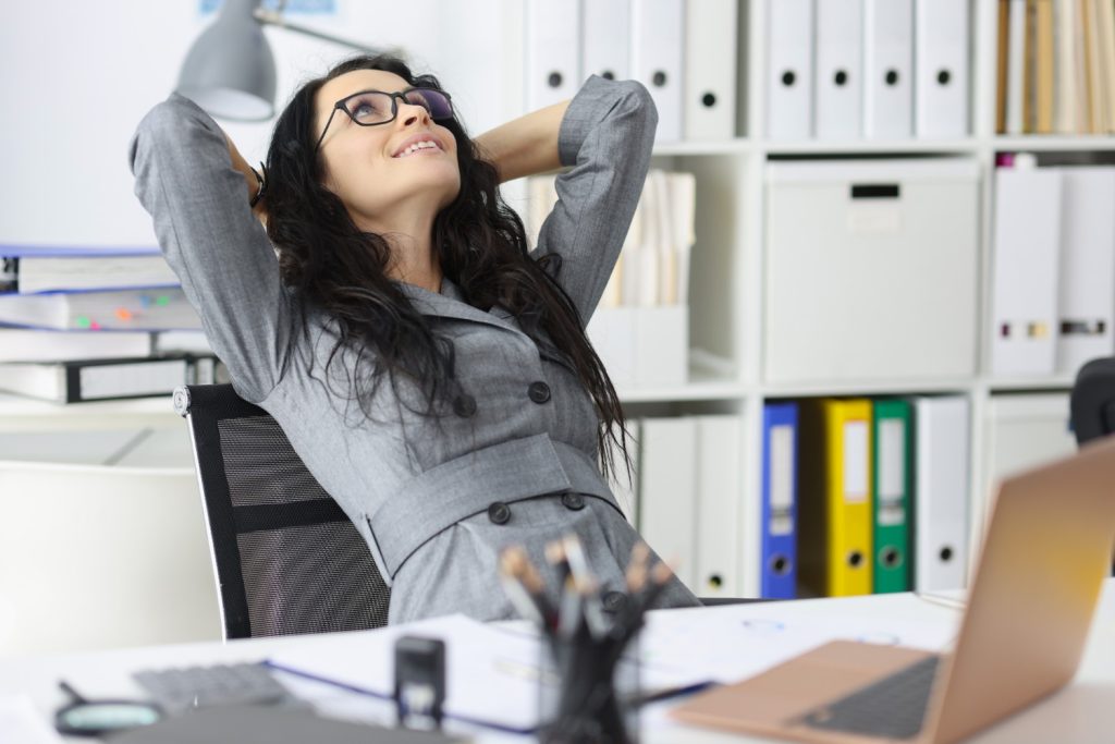 Giv hjernen pauser. Stress af i løbet af arbejdsdagen. Lad din hjerne dagdrømme lidt.