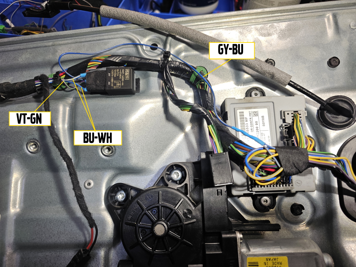 Adding Central Locking Indicator(CLI) S80 2007 Del 3