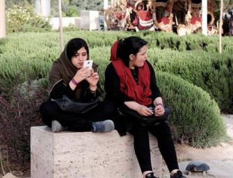 Irani nuk do të arrestojë gratë për shkak të veshjes