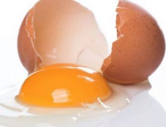 3 mënyra për t’i dalluar vezët nëse janë nga pulat e sëmura