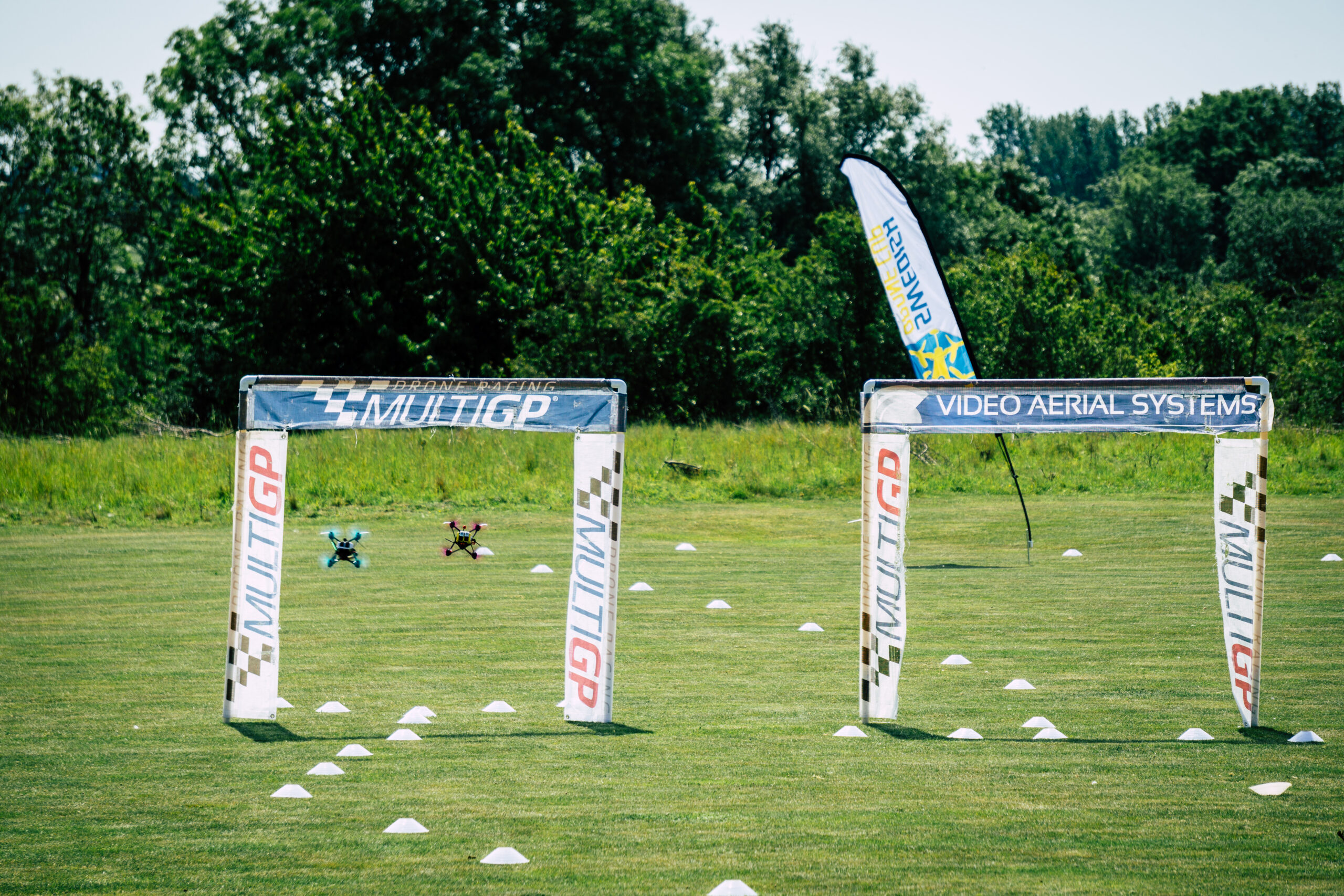 Du visar för närvarande 13:e maj hölls tävling i Drone Racing