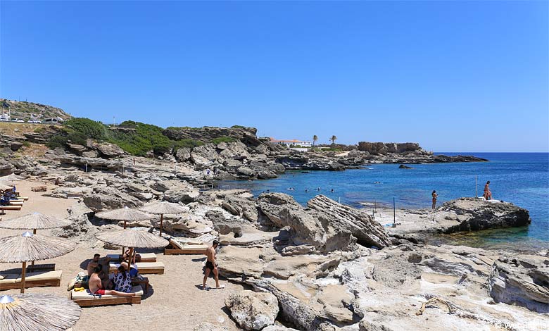 Kokkina ist eine Mischung aus Sand- und Felsstrand