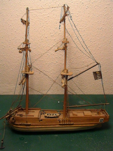 Helaas is dit model op een gegeven moment op de zolder beland en heeft ook de nodige schade opgelopen. Jammer, omdat dit eigenlijk mijn eerste model is. Ik heb besloten dat ik deze opnieuw ga opbouwen maar dan wel met de kennis die ik nu heb. Ik moet er wel bij vermelden dat het natuurlijk geen volledig schaalmodel zal worden omdat deze maat zich daar niet voor leent. Maar het zal wel een stuk verbeterd worden.
