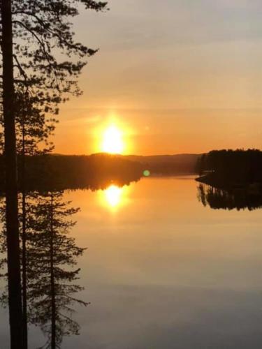 Karin Johansson Solnedgång Femtsjön