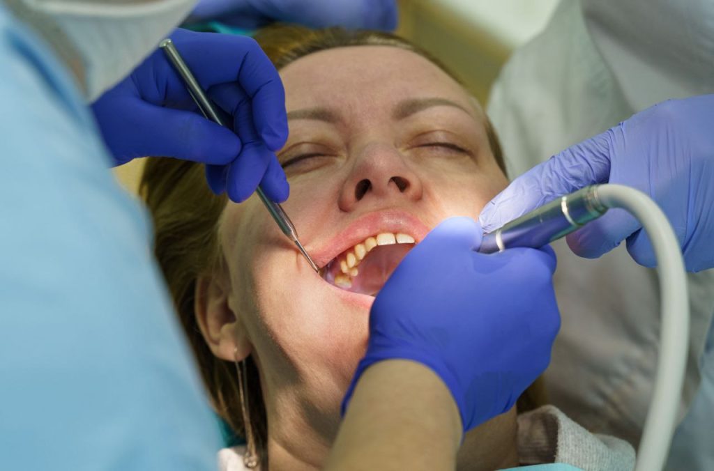 akut tandläkare rissne