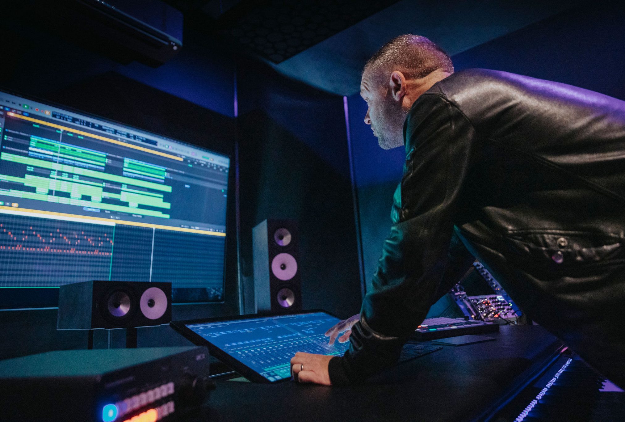 Roar Audio Post Production Studio Facilities in Brighton & Hove