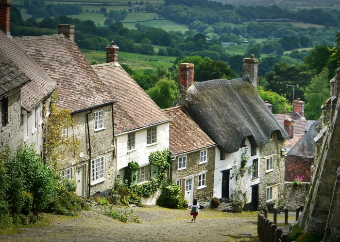 working holiday visa uk - jobs with accommodation uK