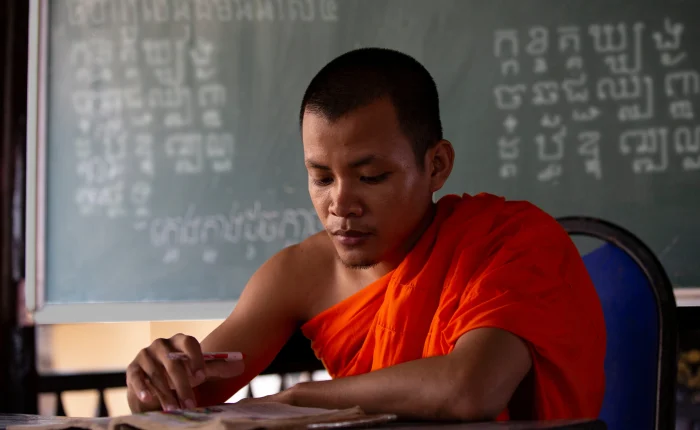 Volunteer opportunities Thailand: Teach English to Monks 