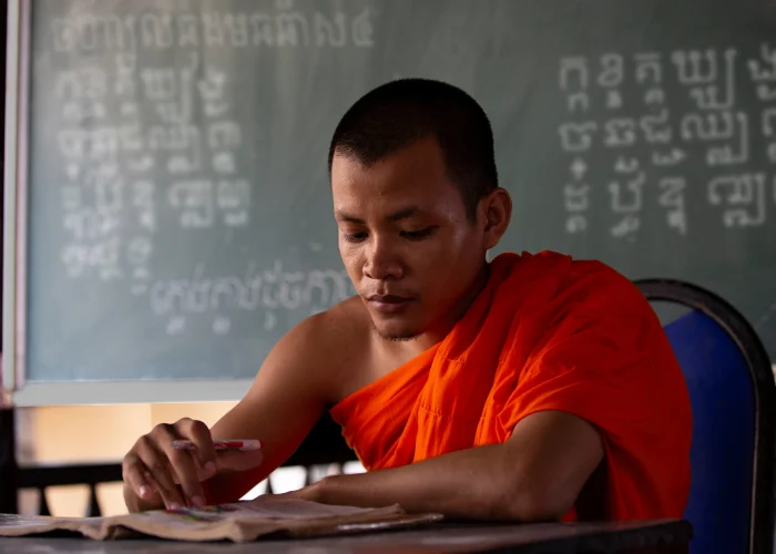 Volunteer opportunities Thailand: Teach English to Monks