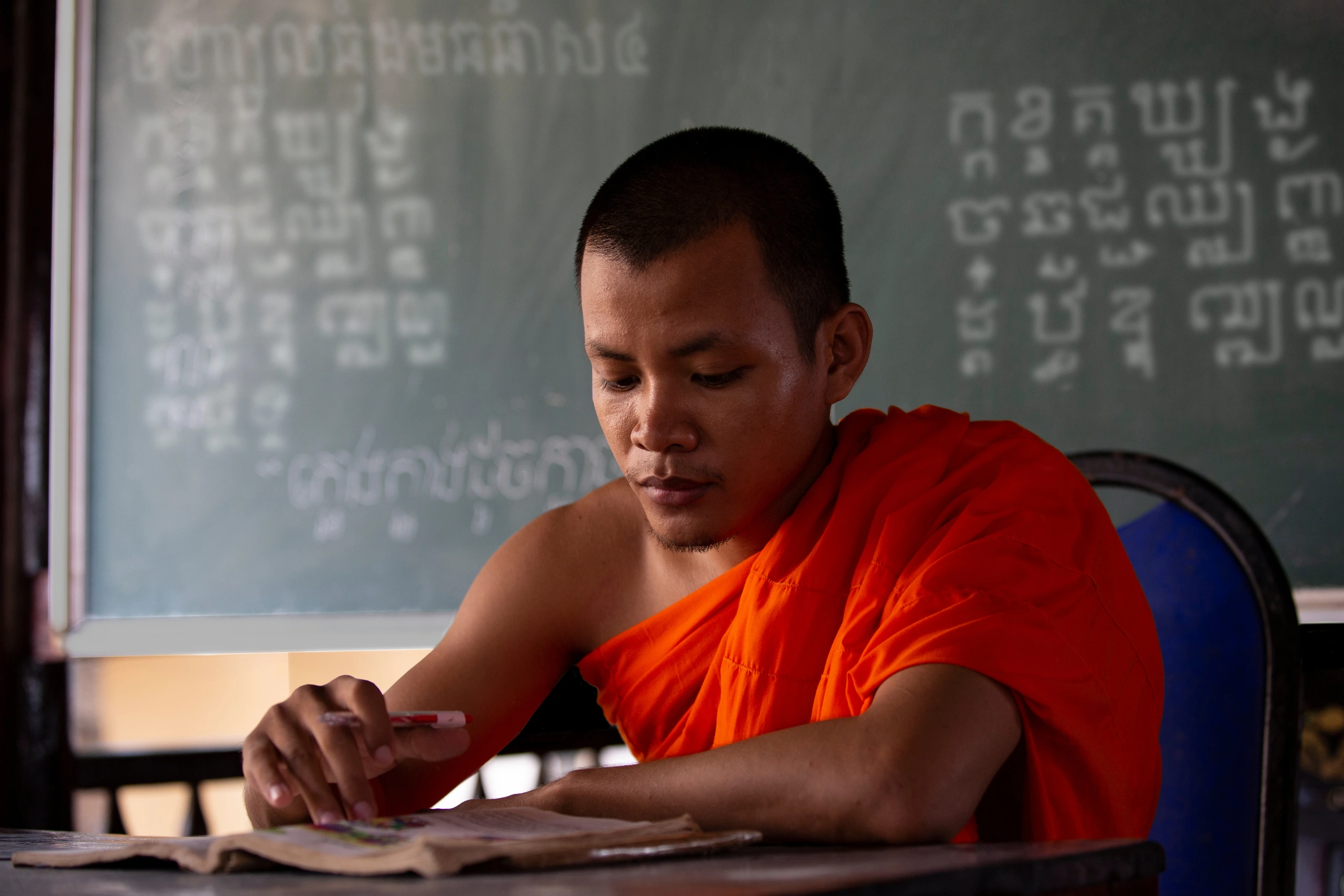 Volunteer opportunities Thailand: Teach English to Monks