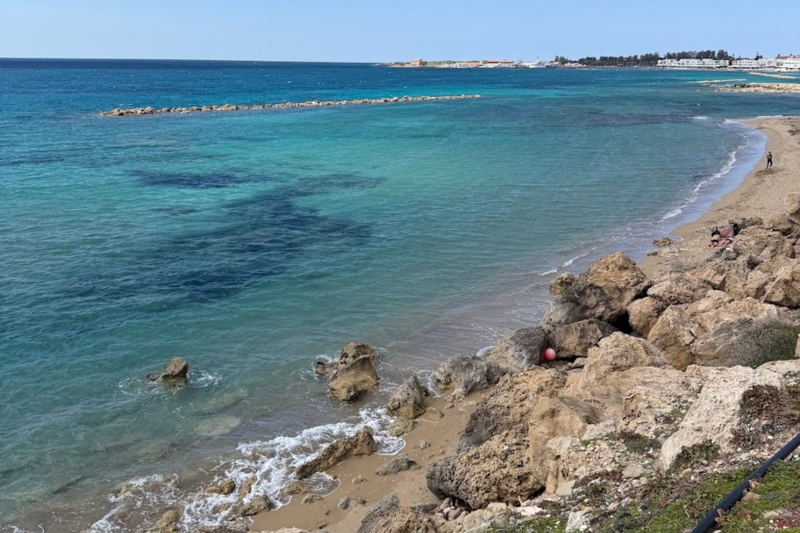 reviews-jobs abroad with accommodation in Ireland and Cyprus