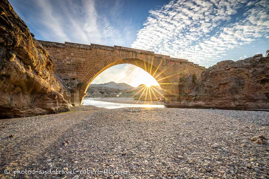 Die Chabinas-Brücke, Cendere-Brücke oder Septimius-Severus-Brücke in der Türkei