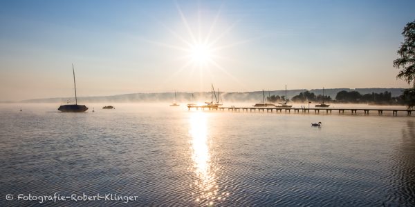 Der Ammersee bei Diessen im Gegenlicht