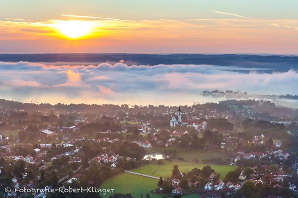 Foto von Diessen am Ammersee bei Sonnenaufgang