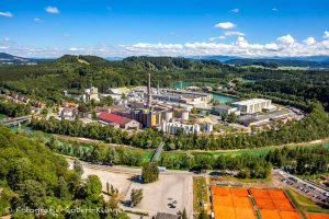 Luftaufnahme der Papierfabrik Haindl in Schongau am Lech