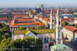 Luftaufnahme der Kirche St. Ludwig in München