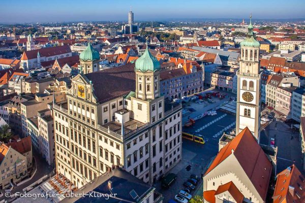 Luftaufnahme vom Rathaus in Augsburg