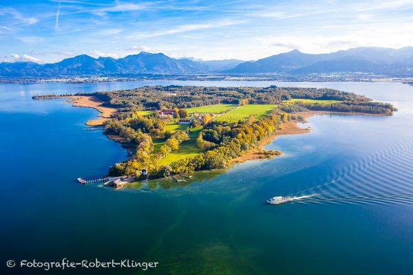 Luftaufnahme der Insel Herrenchiemsee im Chiemsee