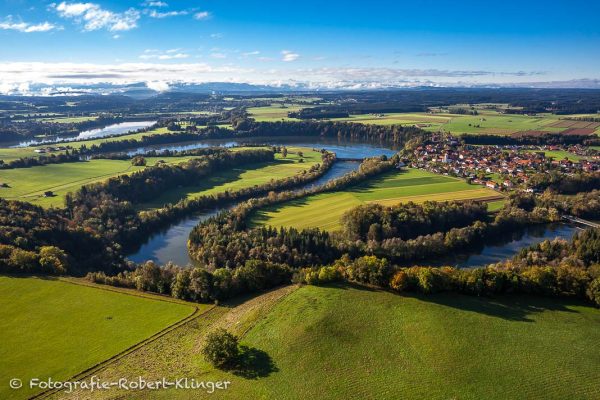 Luftbild vom Lech zwischen Epfach und Apfeldorf im Landkreis Landsberg