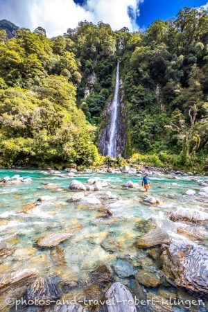 Thunder Creek Wasserfall bei Haast in Neuseeland