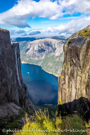 Blick vom Kjerag auf den Lysefjord in Norwegen