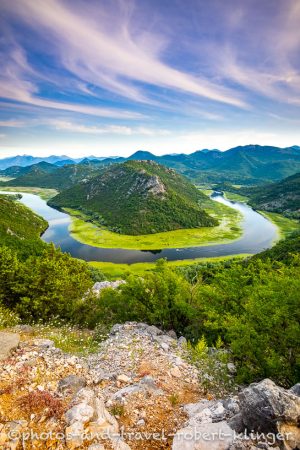 Rijeka Crnojevica, Blick vom Aussichtspunkt Pavlova Strana im Nationalpark Skutarisee in Montenegro