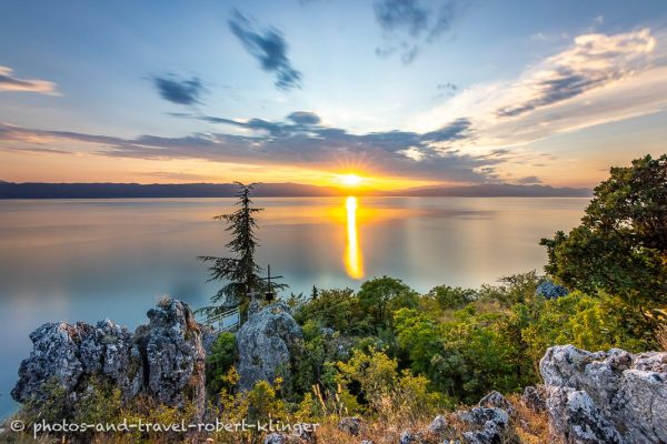 Sonnenuntergang am Ohrid See in Nordmazedonien