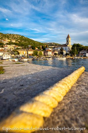 Der Hafen von Sveti-Juraj in Kroatien