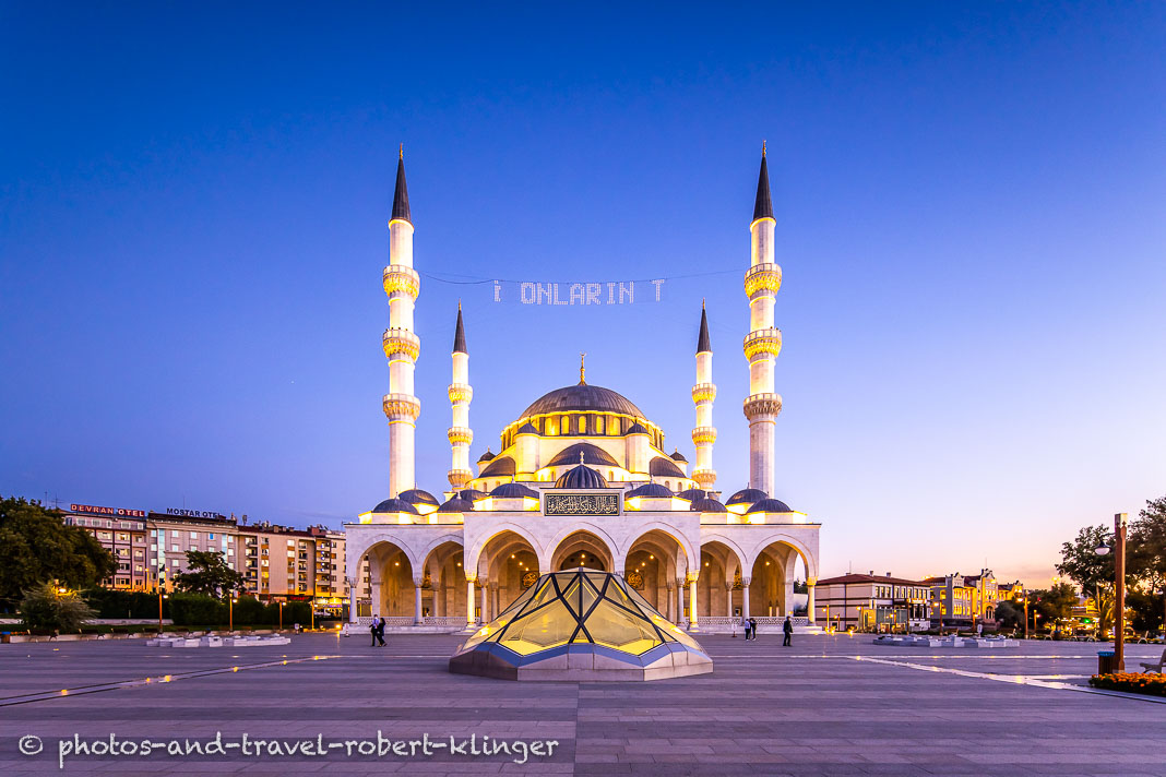 Die Moschee Melike Hatun in Ankara