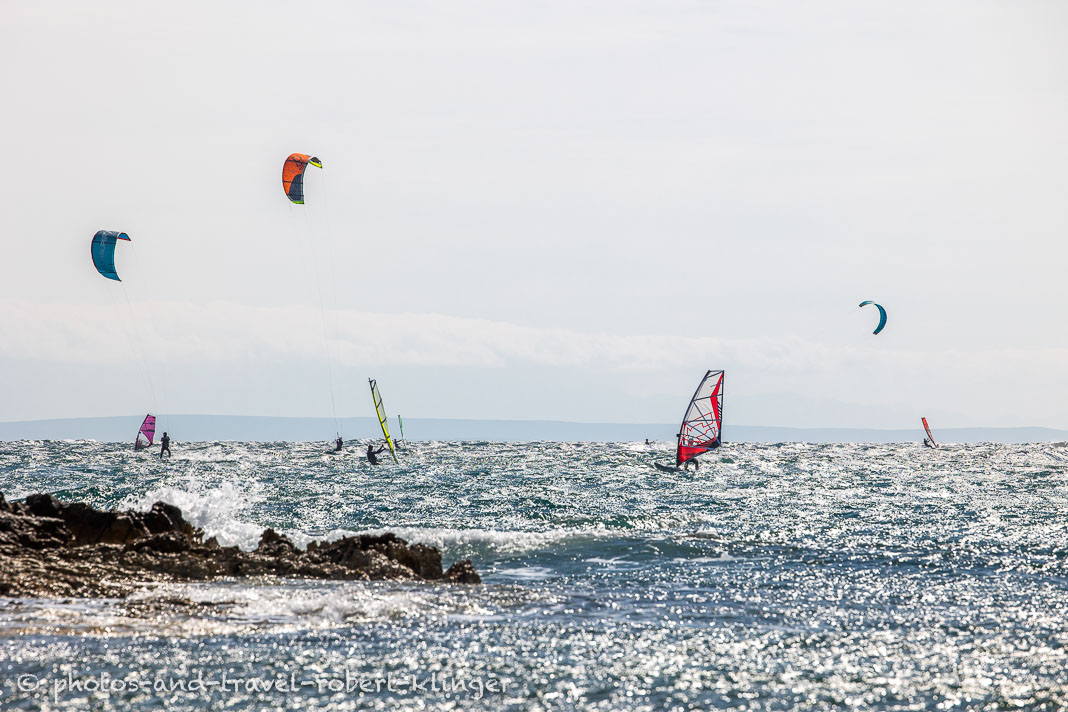 Surfer in Liznjan in Istrien, Kroatien