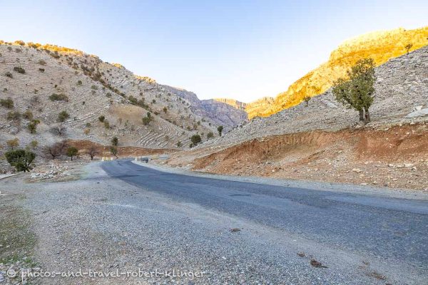Eine Straße in den Bergen in Kurdistan im Irak