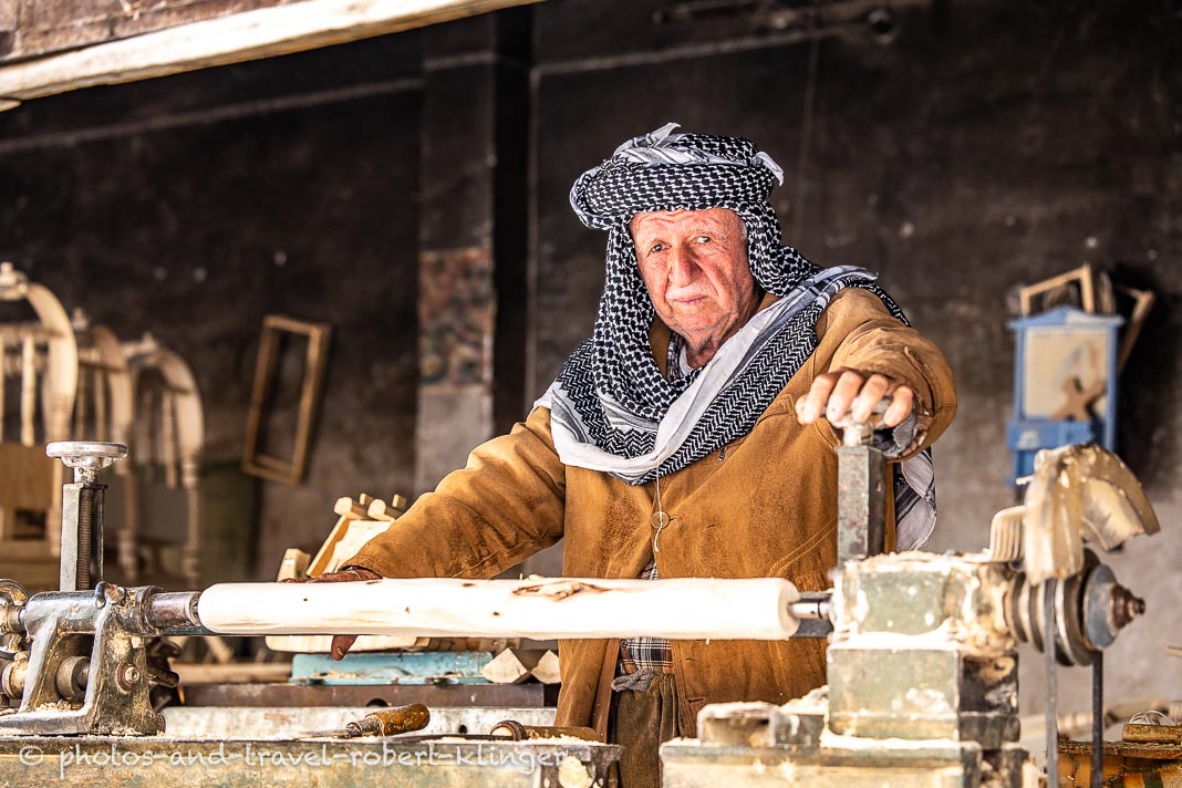 Ein Schreiner / Tischler in Alqosh in Kurdistan im Nordirak