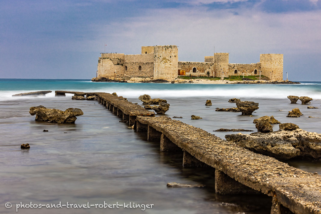 Die Mädchenburg Kizkalesi in der Türkei im Mittelmeer