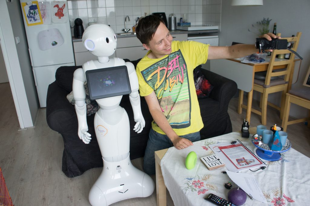 Wat kan robot Phi betekenen voor mensen met een verstandelijke