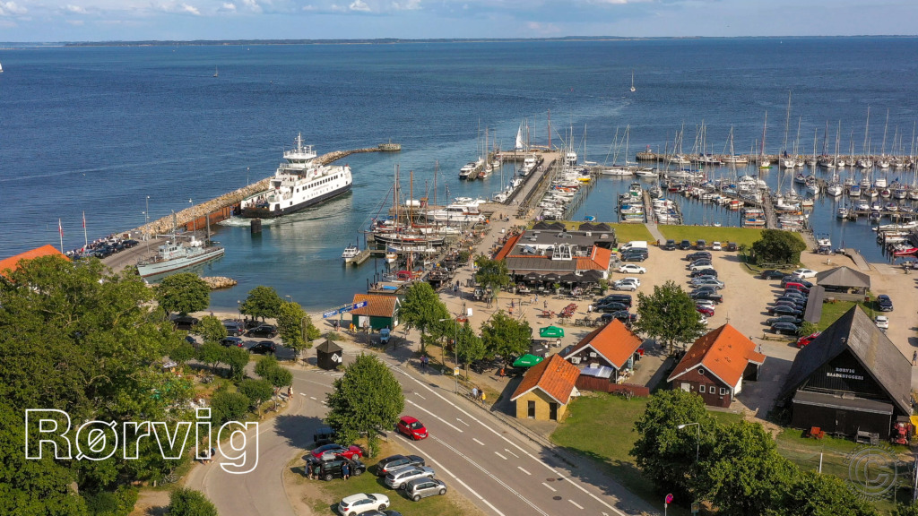 Rørvig Havn med Marianne-F og Rørvig- Hundestedfærgen "Isefjord"