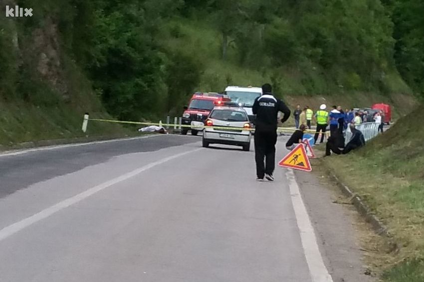 Jedna osoba poginula, dvije povrijeđene u saobraćajnoj nesreći u Goraždu