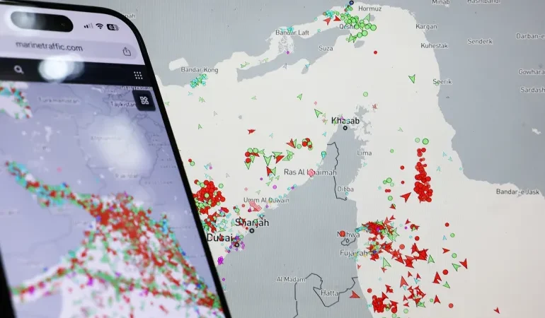 ڕێڕەوی ساختە بۆ کەشتییەکان بەرەو گەرووی هورمز… شێواندنی دەریاوانی چۆن ڕوودەدات؟