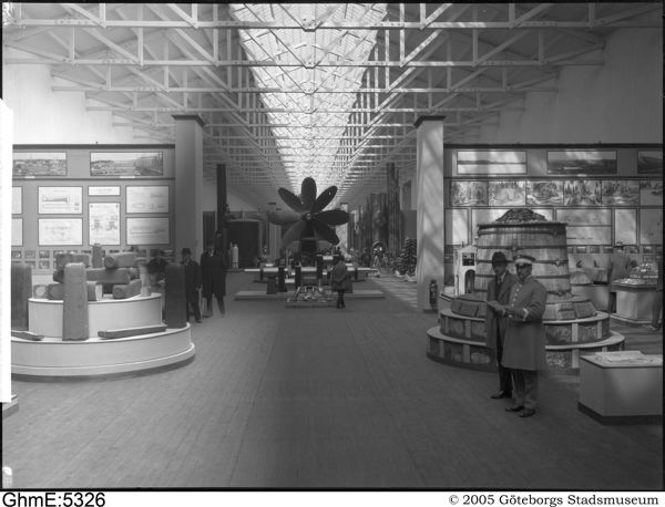 Lokalen för Jernverkens kollektivutställning vid jubileumsutställningen i Göteborg där sju svenska järnverk visade upp rostfria stål, 1923.