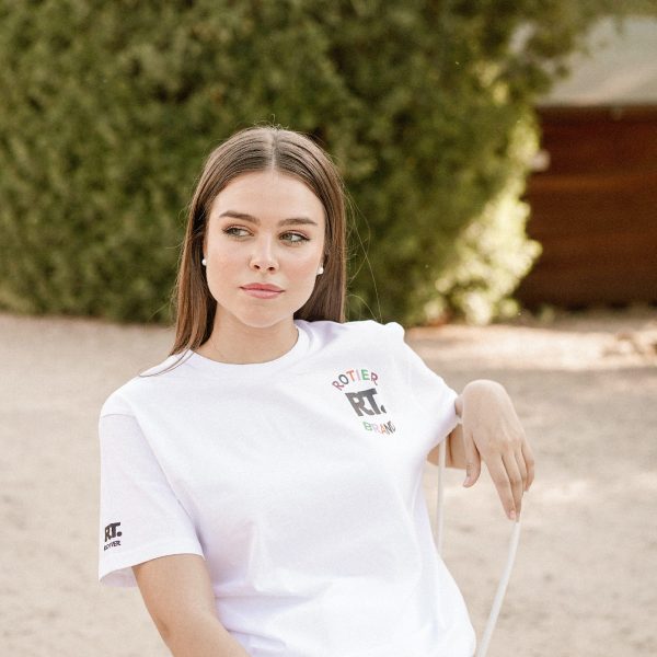 Camiseta Blanca para Chica con Logo en el Pecho