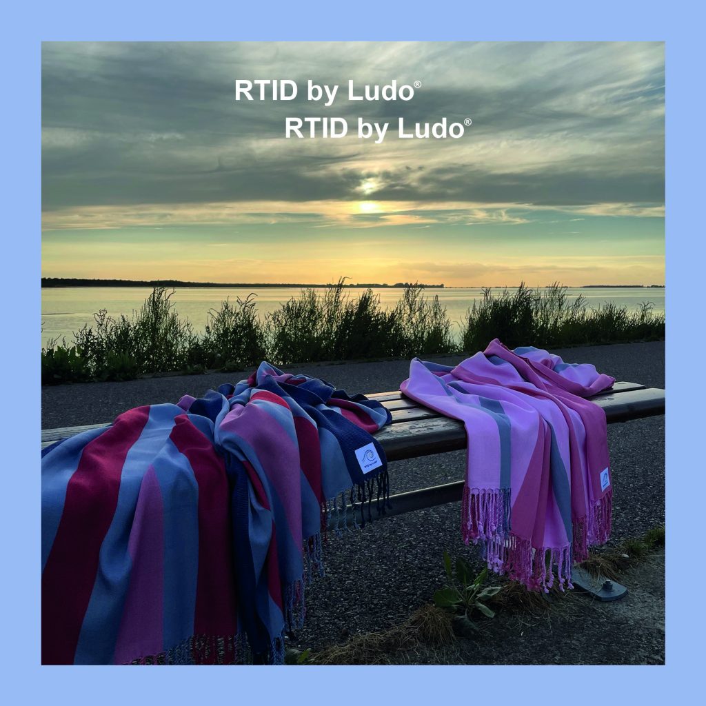 RTID by Ludo - Throws _ Autumn 2022 Denim-Cherry