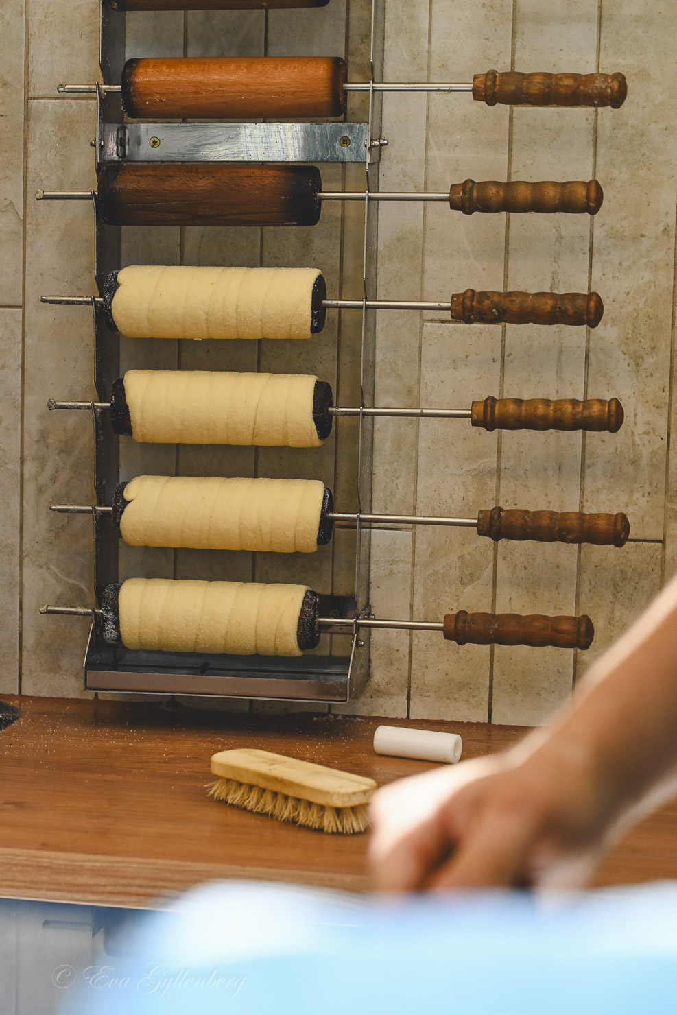 Making Hungarian Chimney Bread
